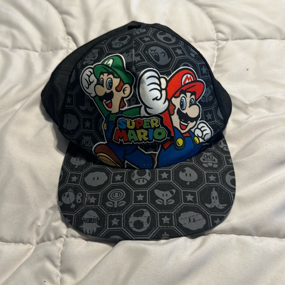 Super Mario hat